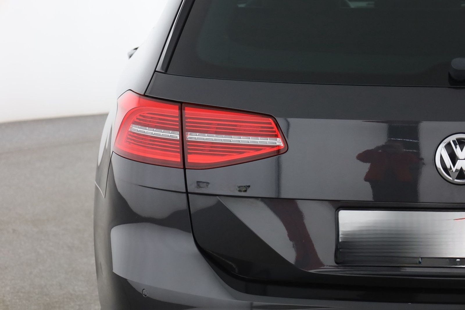 Volkswagen Passat Variant 1.8 TSI DSG Highline LED ACC AHK foto 29