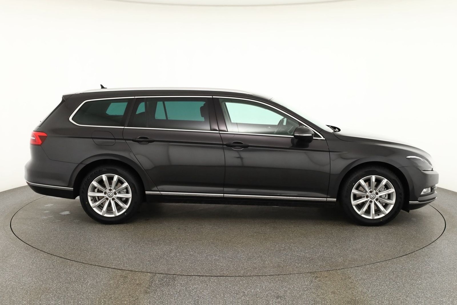 Volkswagen Passat Variant 1.8 TSI DSG Highline LED ACC AHK foto 6