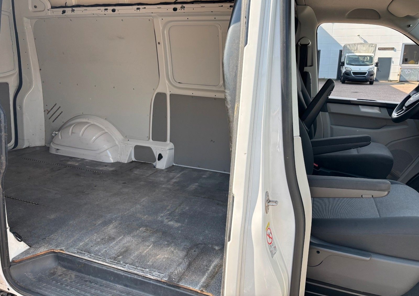 Volkswagen T6 Kasten Hochdach lang L2H3 KLIMA Tempomat foto 8