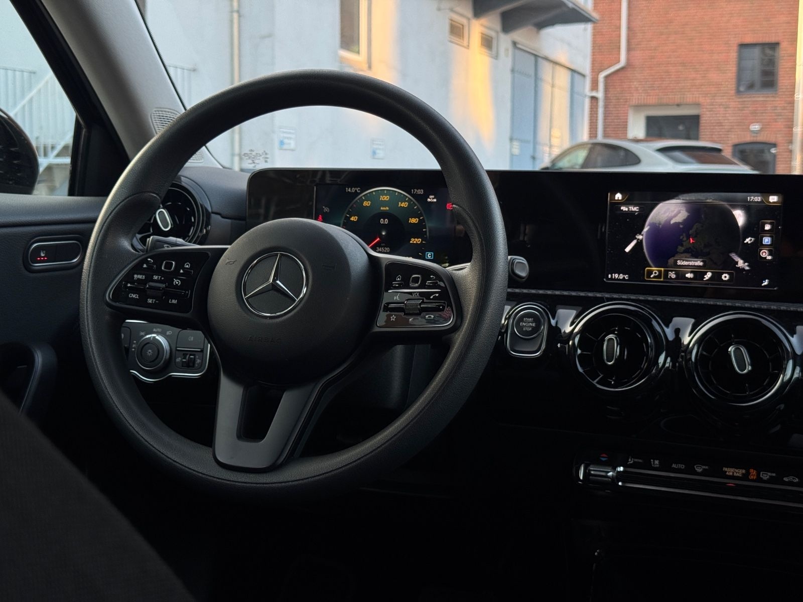 Mercedes-Benz A 250e*1.Hand*Scheckheft*CarPlay*NAVI*Parkpilot* foto 11