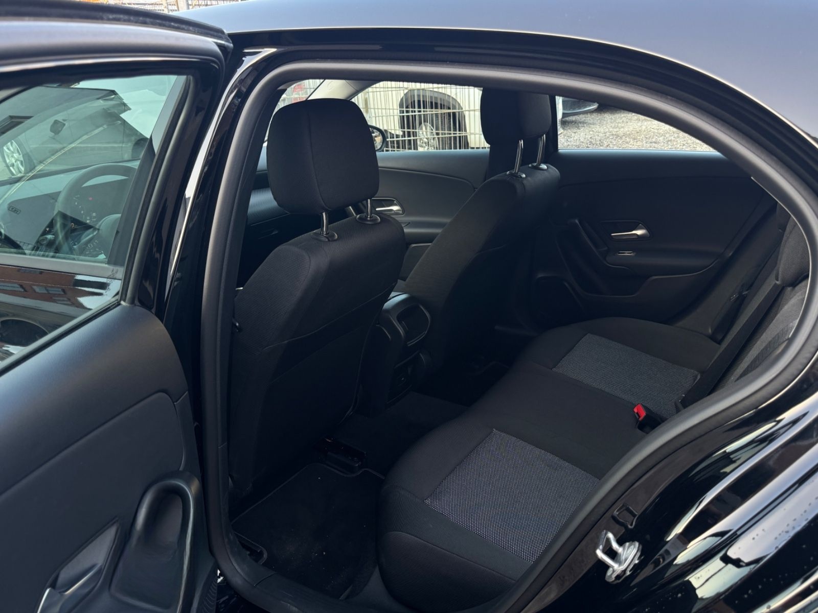Mercedes-Benz A 250e*1.Hand*Scheckheft*CarPlay*NAVI*Parkpilot* foto 25