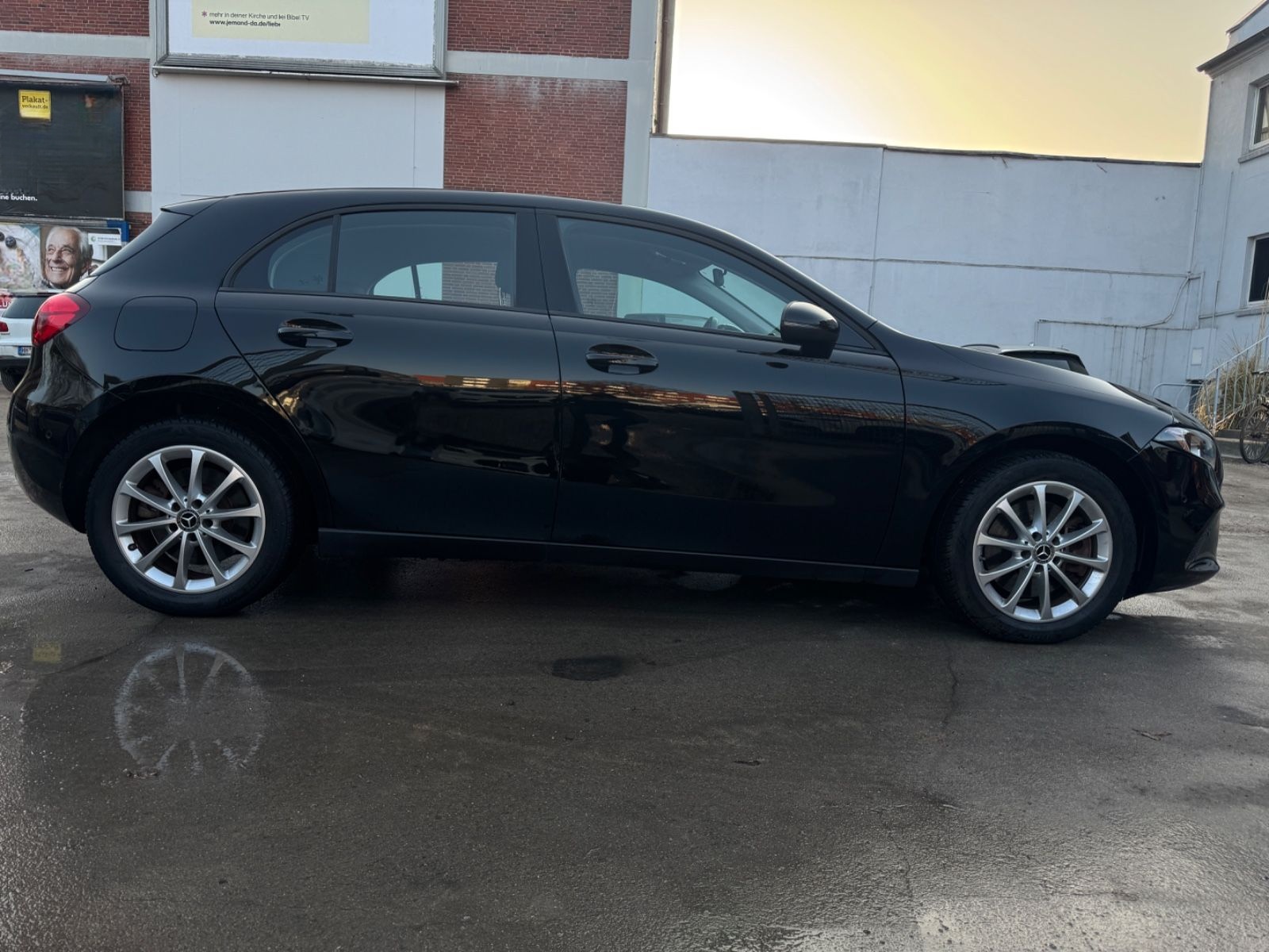 Mercedes-Benz A 250e*1.Hand*Scheckheft*CarPlay*NAVI*Parkpilot* foto 4