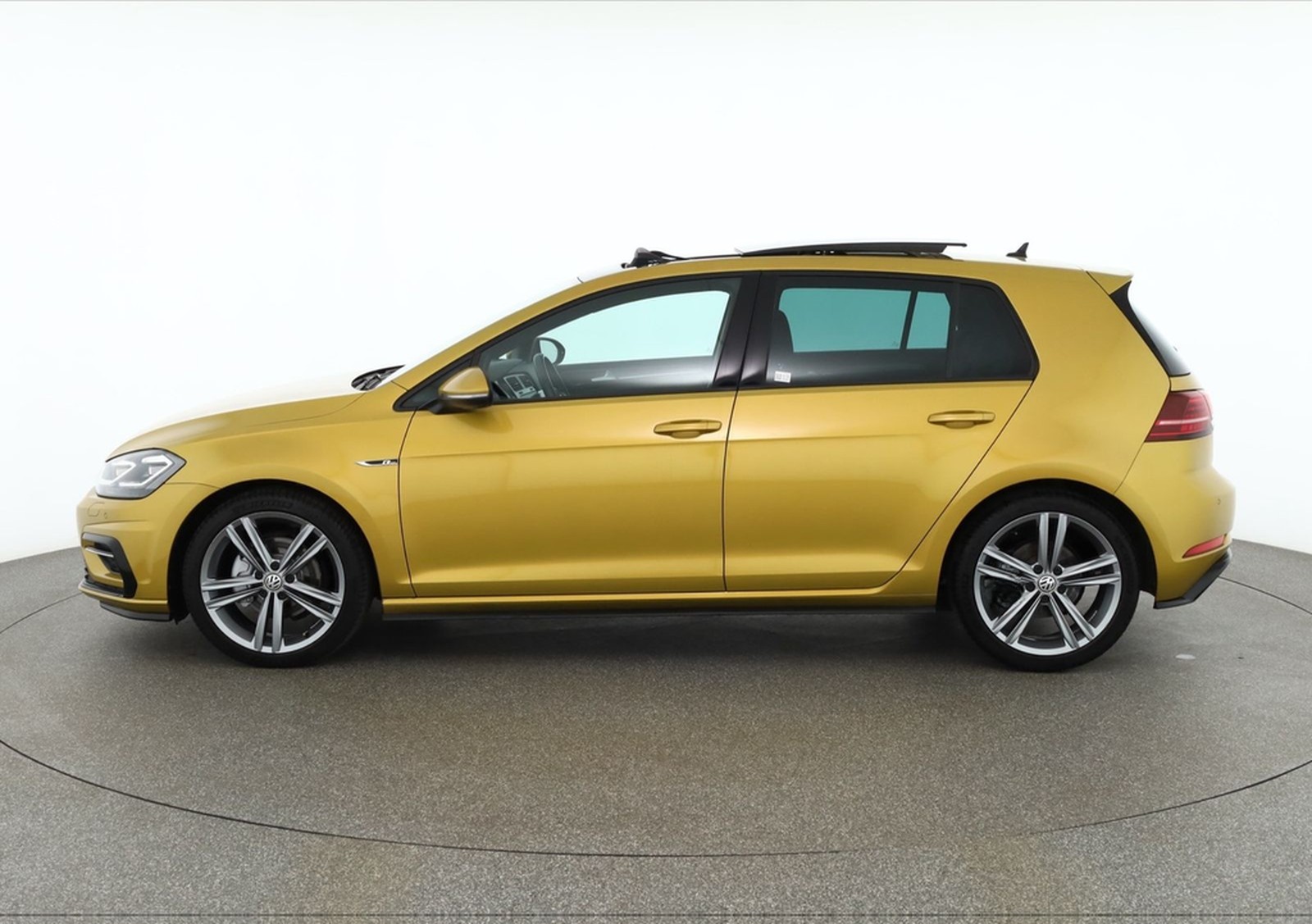 Volkswagen Golf VII 1.5 TSI DSG R-Line LED Navi Panorama foto 2