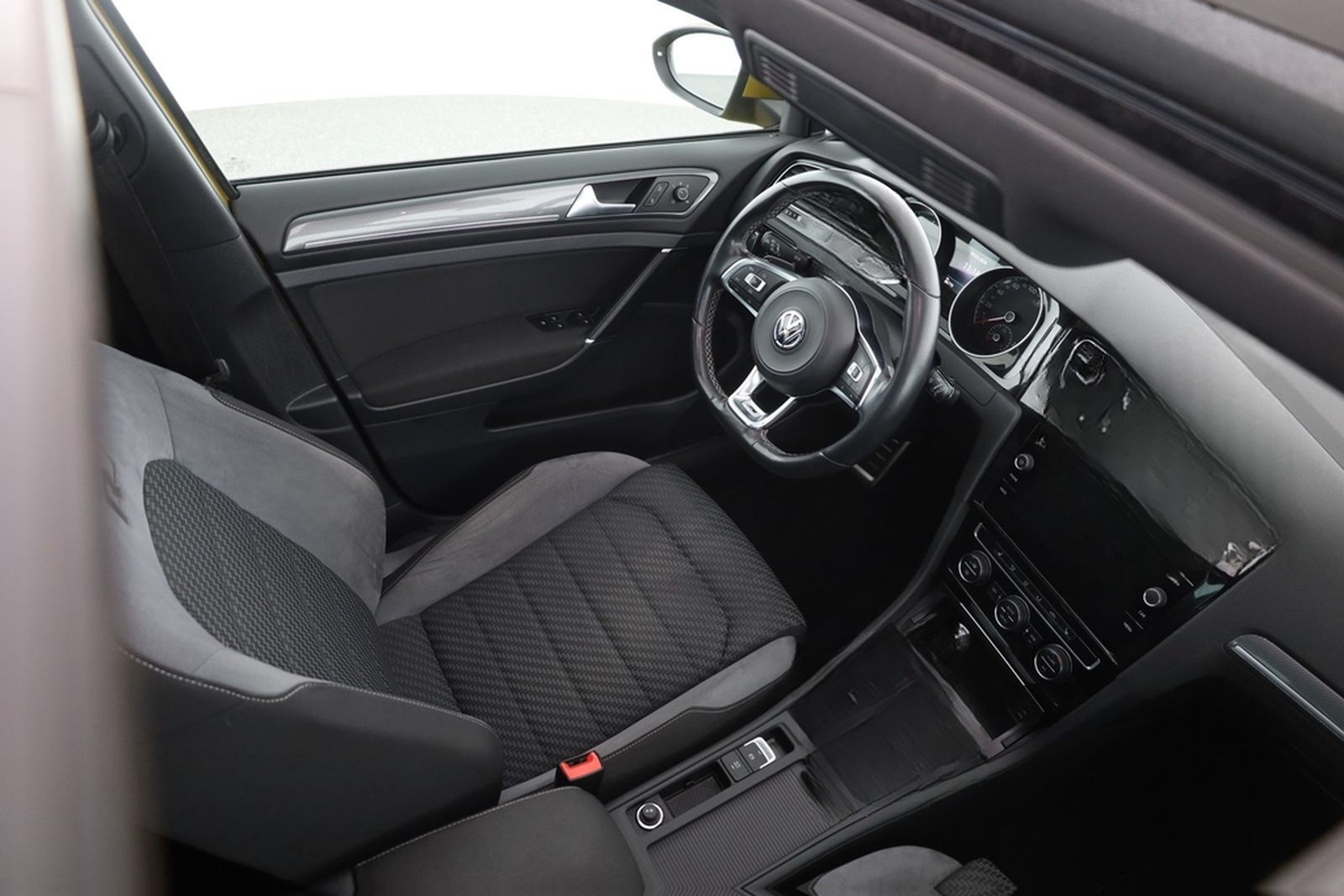 Volkswagen Golf VII 1.5 TSI DSG R-Line LED Navi Panorama foto 27