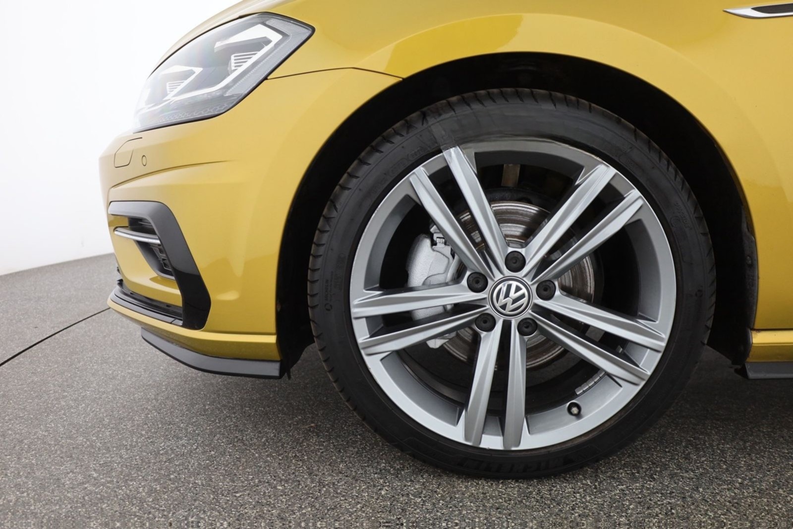 Volkswagen Golf VII 1.5 TSI DSG R-Line LED Navi Panorama foto 30