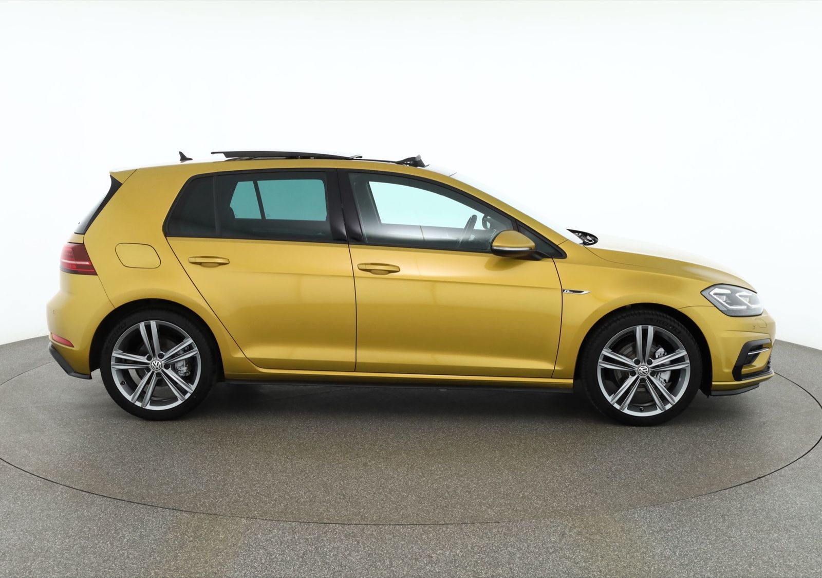 Volkswagen Golf VII 1.5 TSI DSG R-Line LED Navi Panorama foto 6
