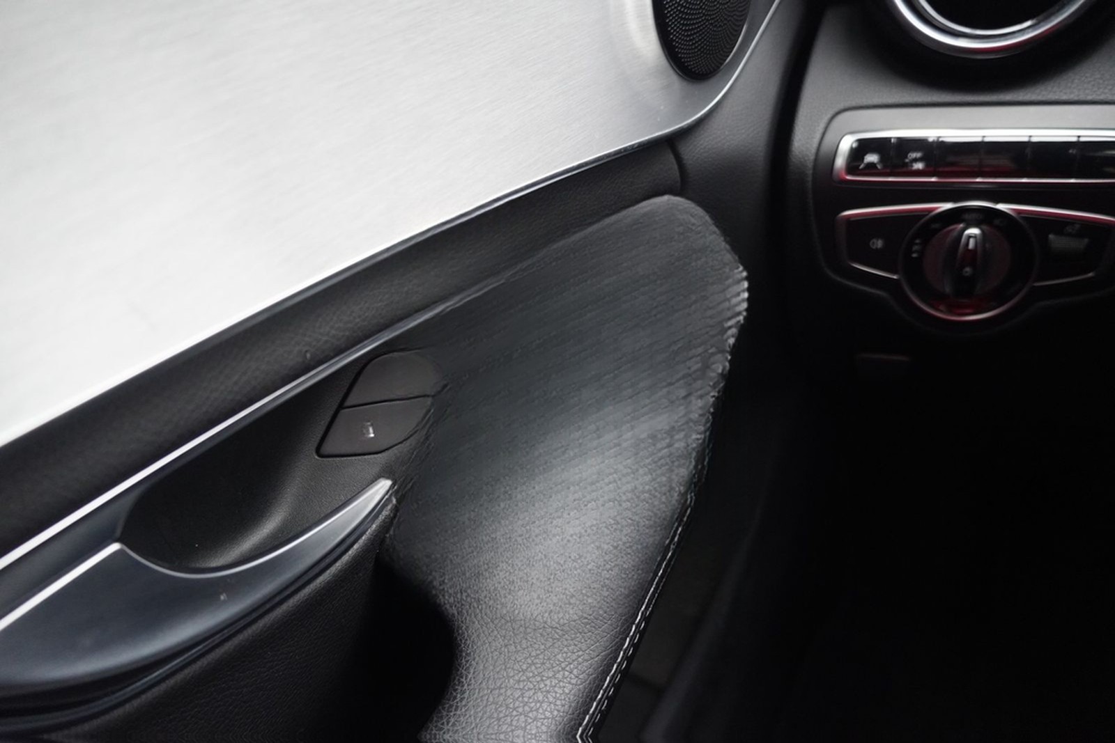 Mercedes-Benz C180 Avantgarde LED Navi Sitzheizung Schiebedach foto 24