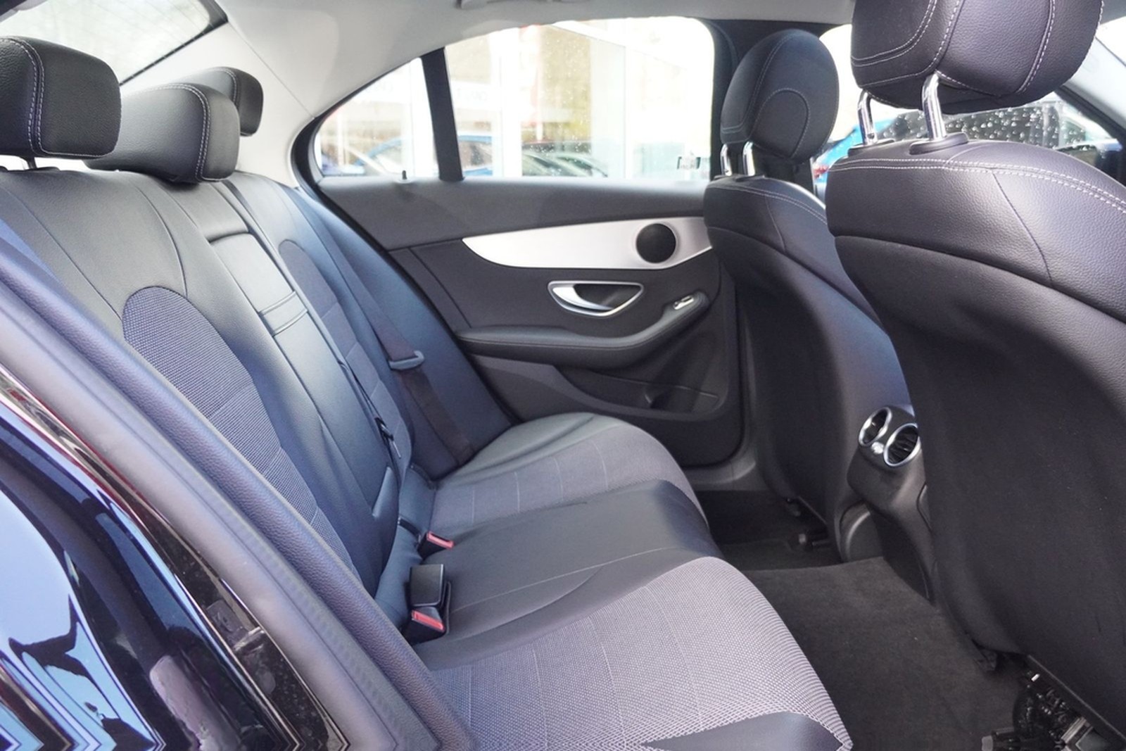 Mercedes-Benz C180 Avantgarde LED Navi Sitzheizung Schiebedach foto 28
