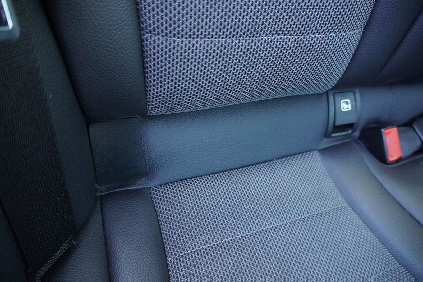 Mercedes-Benz C180 Avantgarde LED Navi Sitzheizung Schiebedach foto 29