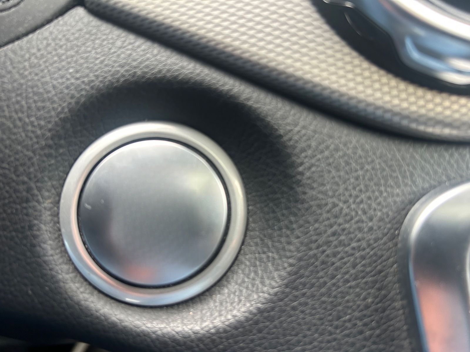 Mercedes-Benz GLA 180 / PANO/LED/KAM foto 12