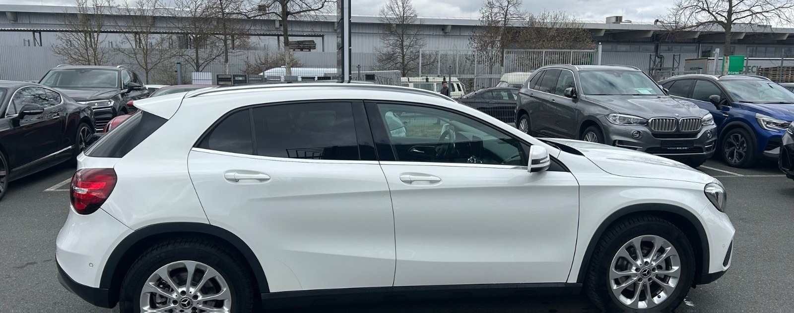 Mercedes-Benz GLA 180 / PANO/LED/KAM foto 7