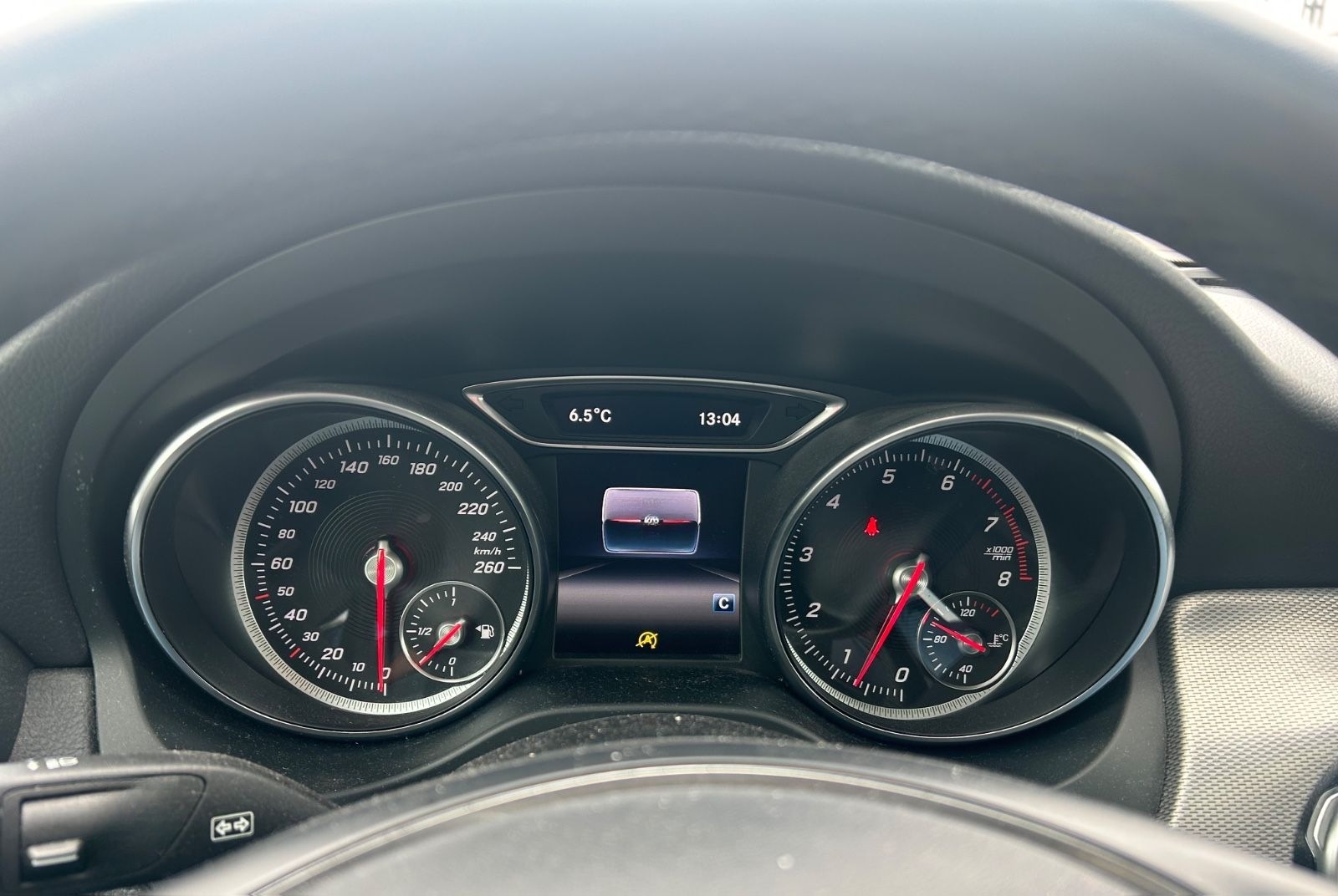Mercedes-Benz GLA 180 / PANO/LED/KAM foto 9