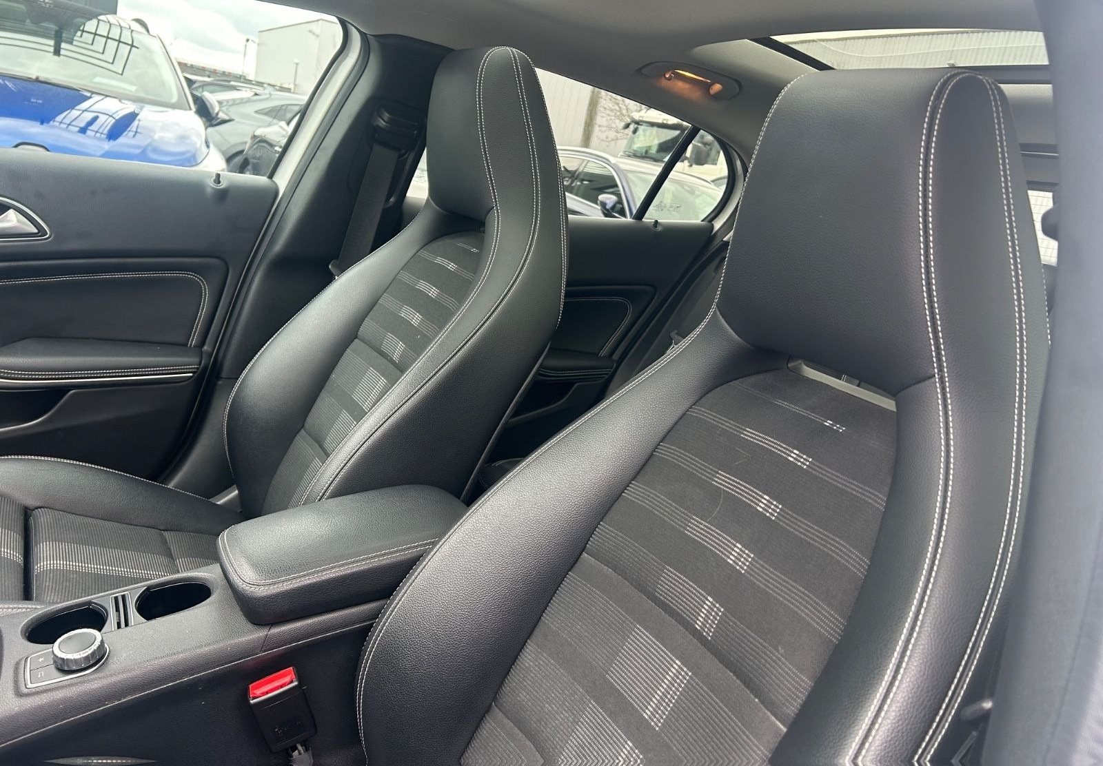 Mercedes-Benz GLA 180 / PANO/LED/KAM foto 10