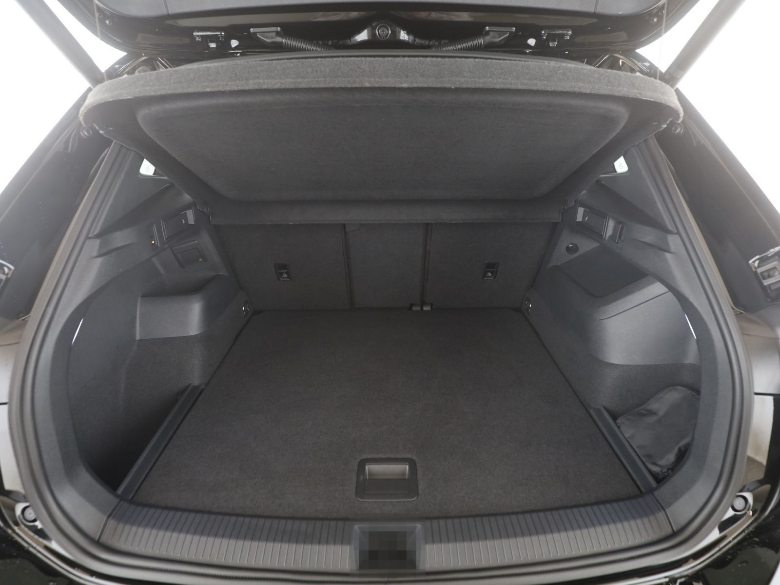 Volkswagen Tiguan 2.0 TDI R-Line AHK+Matrix+RFK+Navi+StandH foto 11