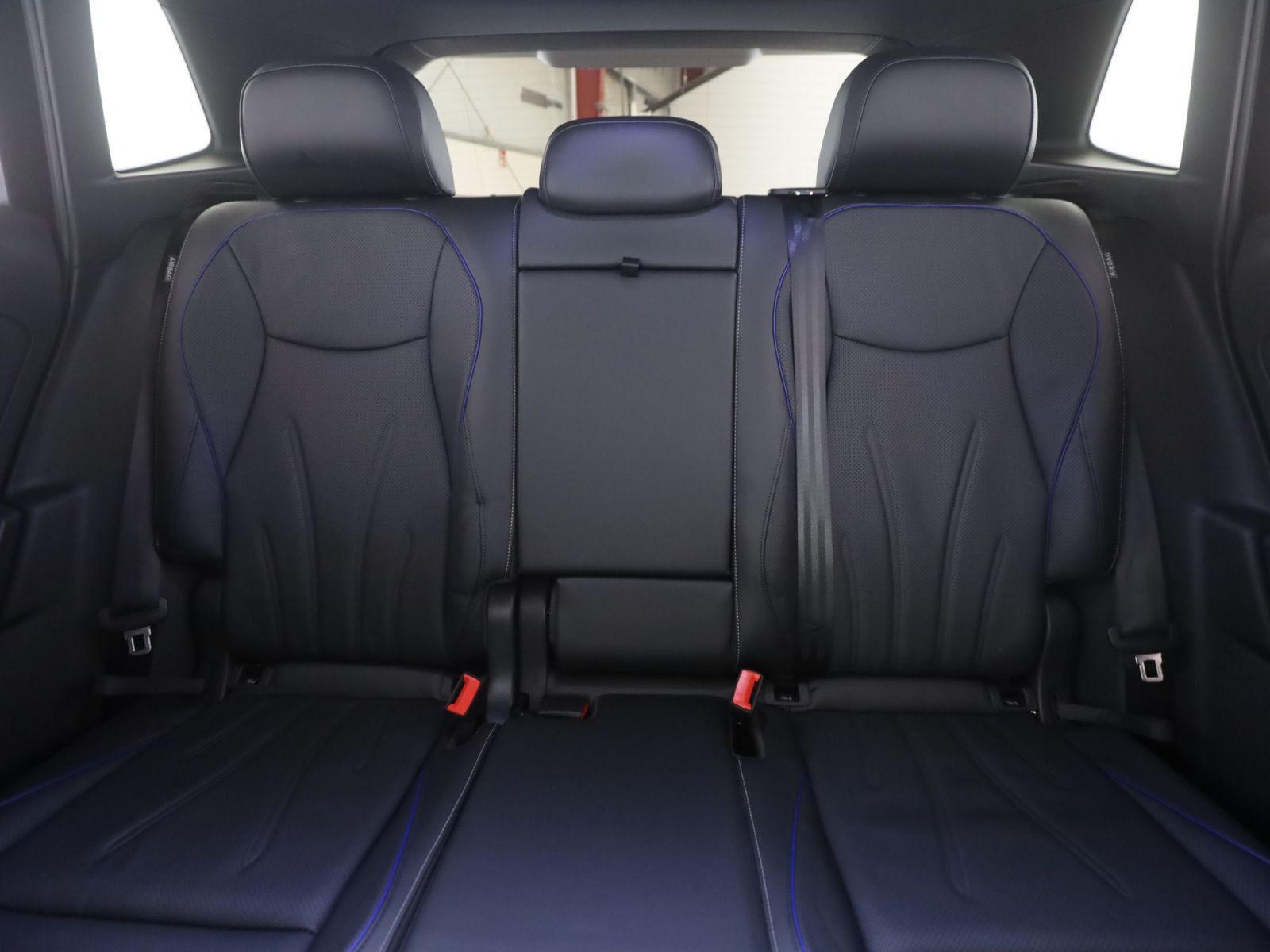 Volkswagen Tiguan 2.0 TDI R-Line AHK+Matrix+RFK+Navi+StandH foto 18
