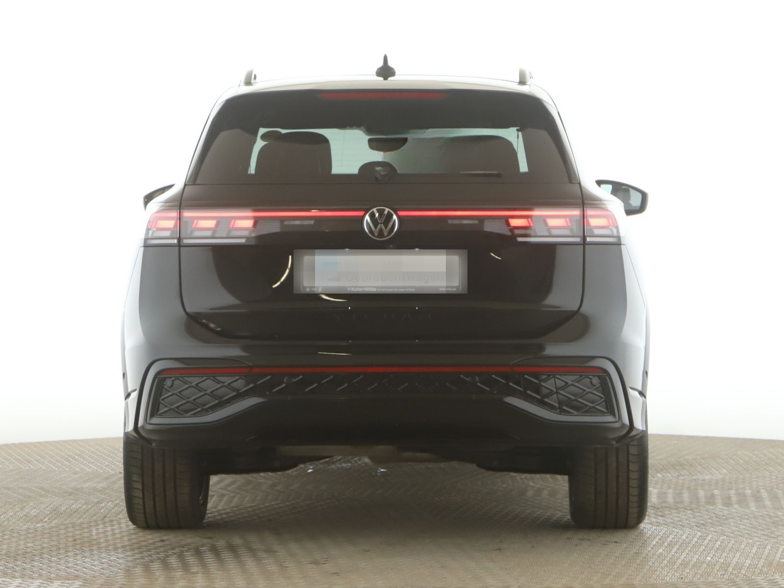 Volkswagen Tiguan 2.0 TDI R-Line AHK+Matrix+RFK+Navi+StandH foto 7