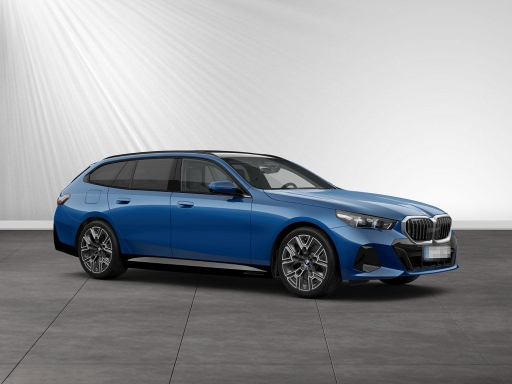 BMW 550e xDrive Touring M Sport|AHK|20"LMR|Pano|B&W foto 12