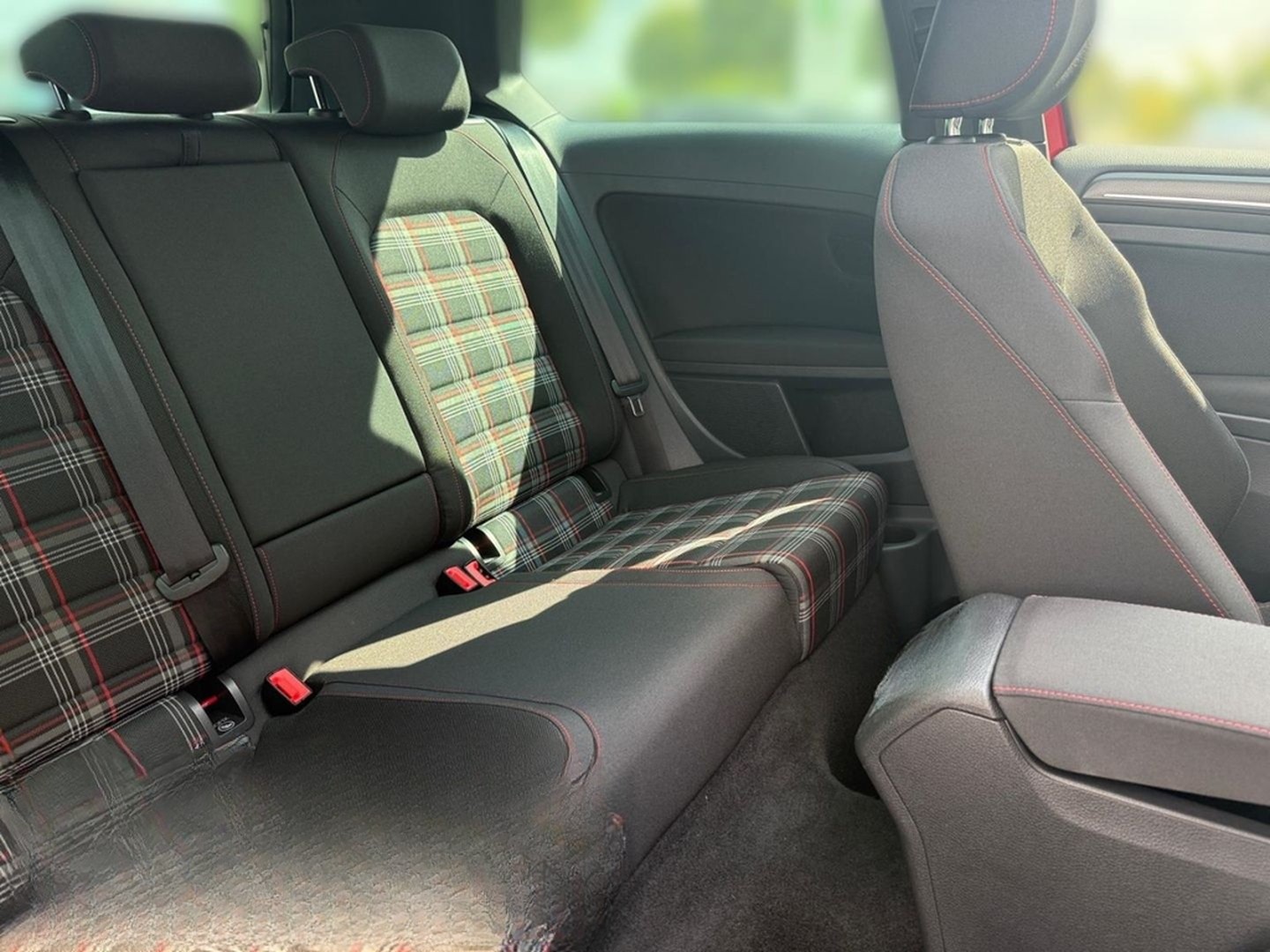 Volkswagen Golf GTI VII 2.0 TSI DSG Navi,Klima,Schiebedach, foto 10