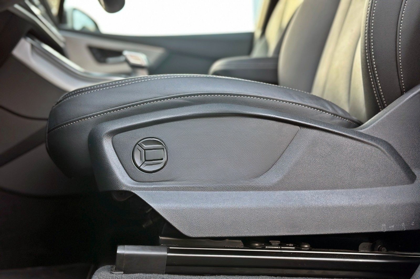 Audi Q7 55TFSI qu S LINE BLACK HUD PANO AHK 7-SITZER foto 14