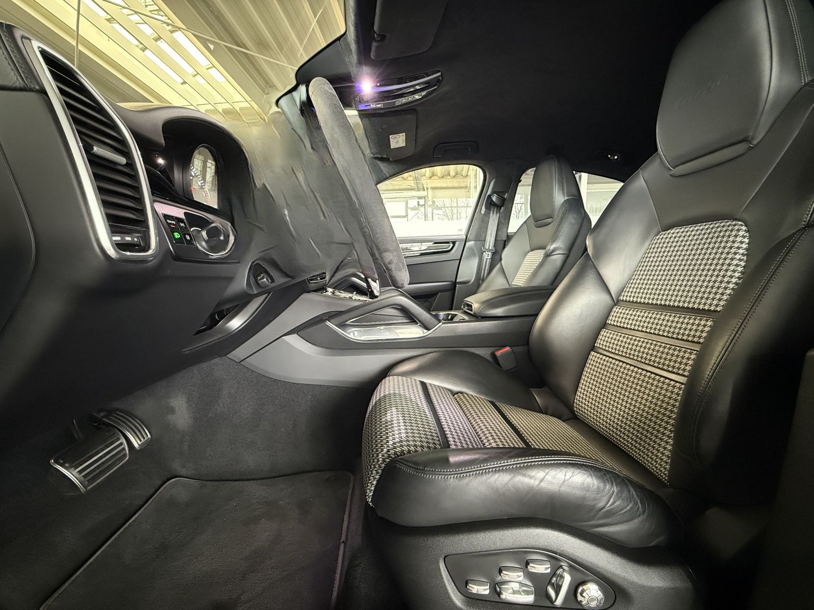 Porsche Cayenne Turbo Coupe Leichtbau-Paket Matrix InnoD foto 19