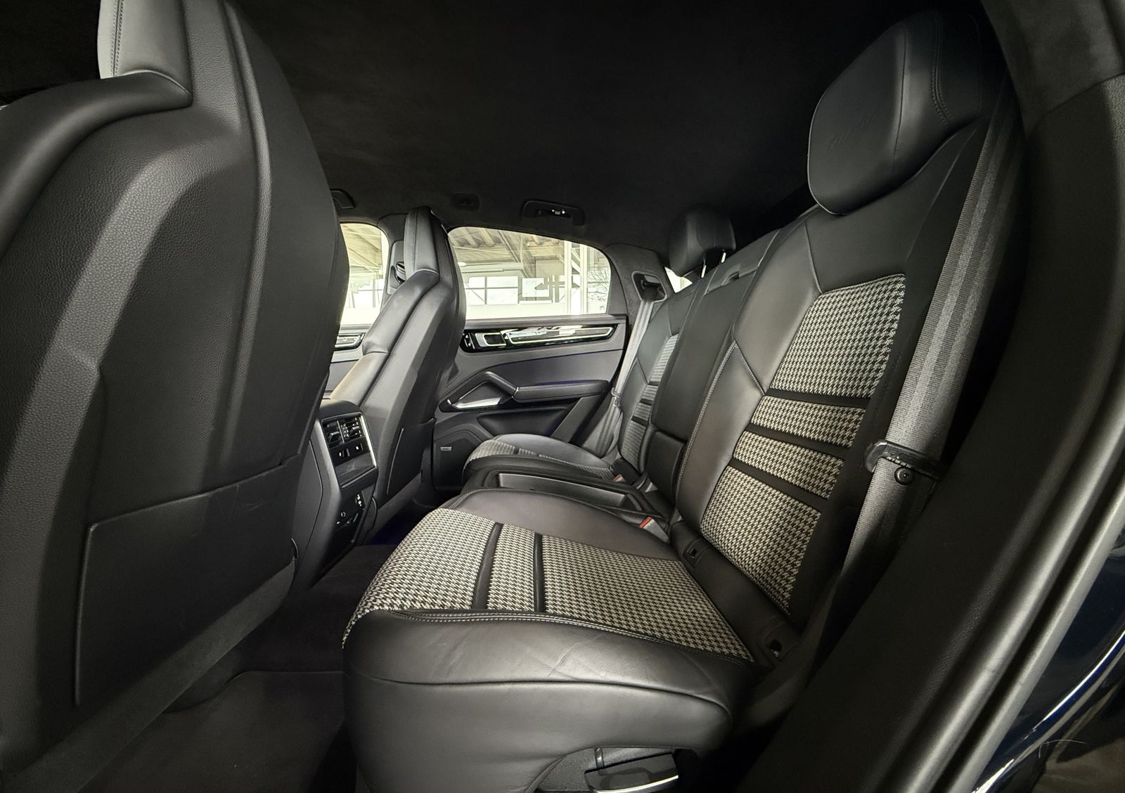 Porsche Cayenne Turbo Coupe Leichtbau-Paket Matrix InnoD foto 22