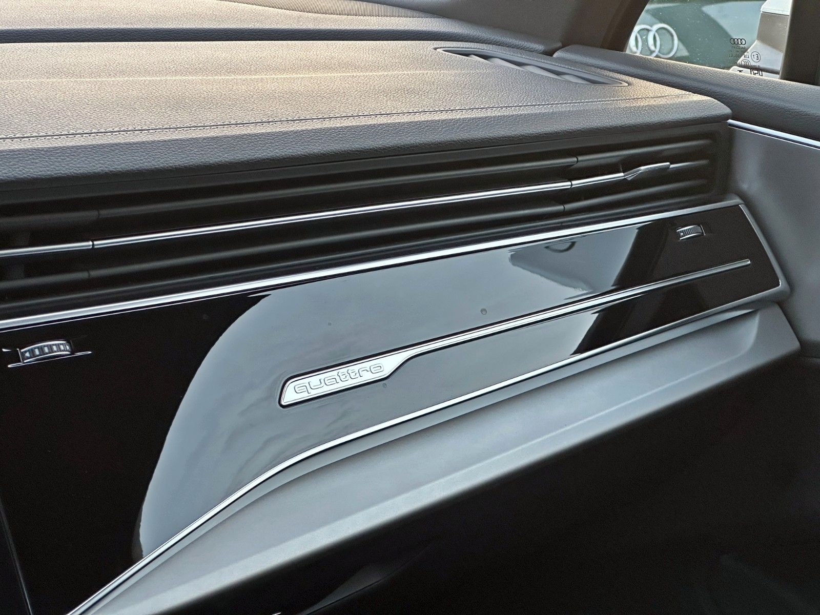 Audi Q7 55TFSI qu S LINE BLACK HUD AHK PANO 7-SITZER foto 24