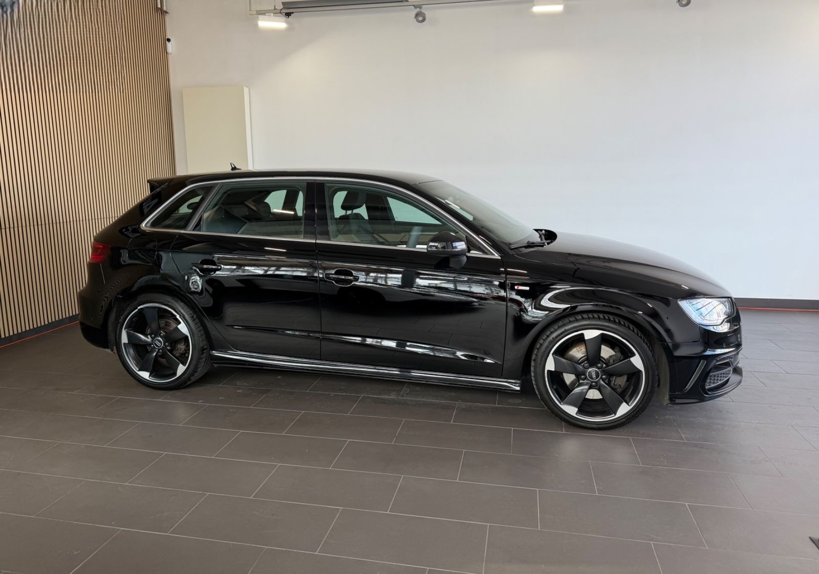 Audi A3 S-LINE/QUATTRO/ACC/SOUND/TOTWINKEL/SPURASSIST foto 4