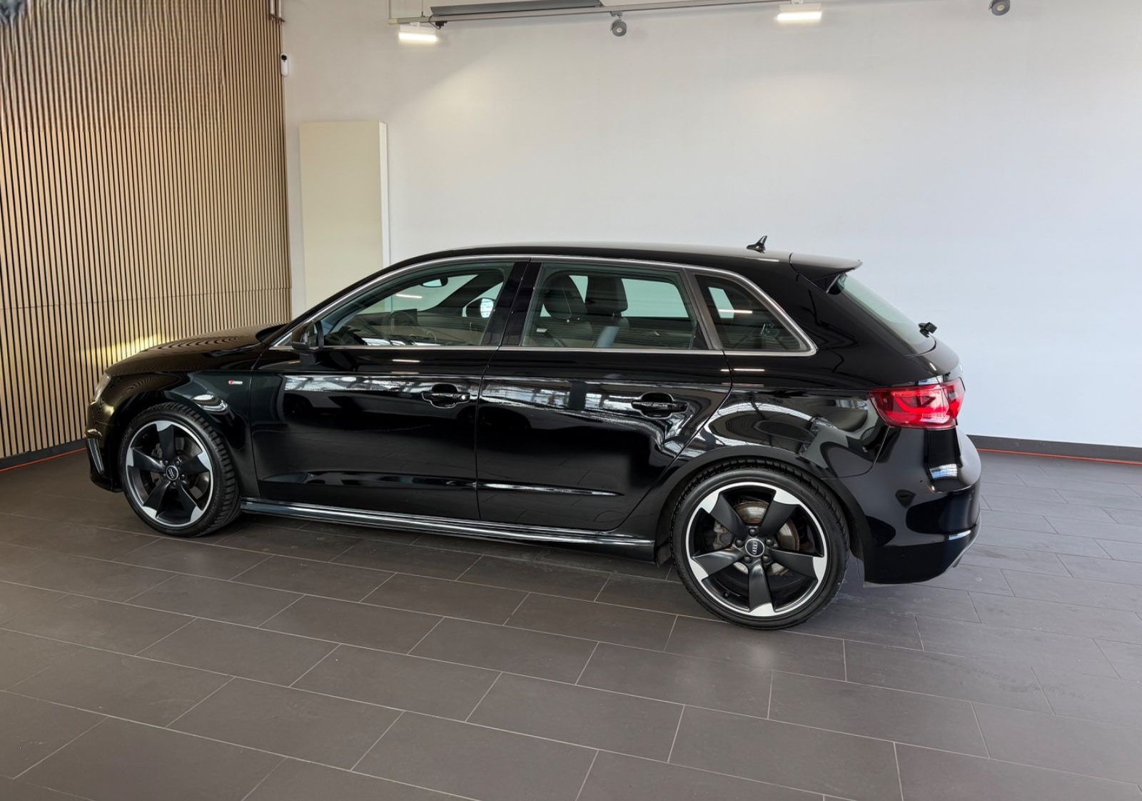 Audi A3 S-LINE/QUATTRO/ACC/SOUND/TOTWINKEL/SPURASSIST foto 5