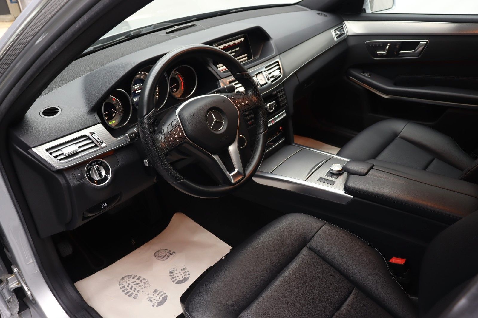 Mercedes-Benz E 200 BlueTec~LED High Int.~SZH~Memory~Navi~Temp foto 15