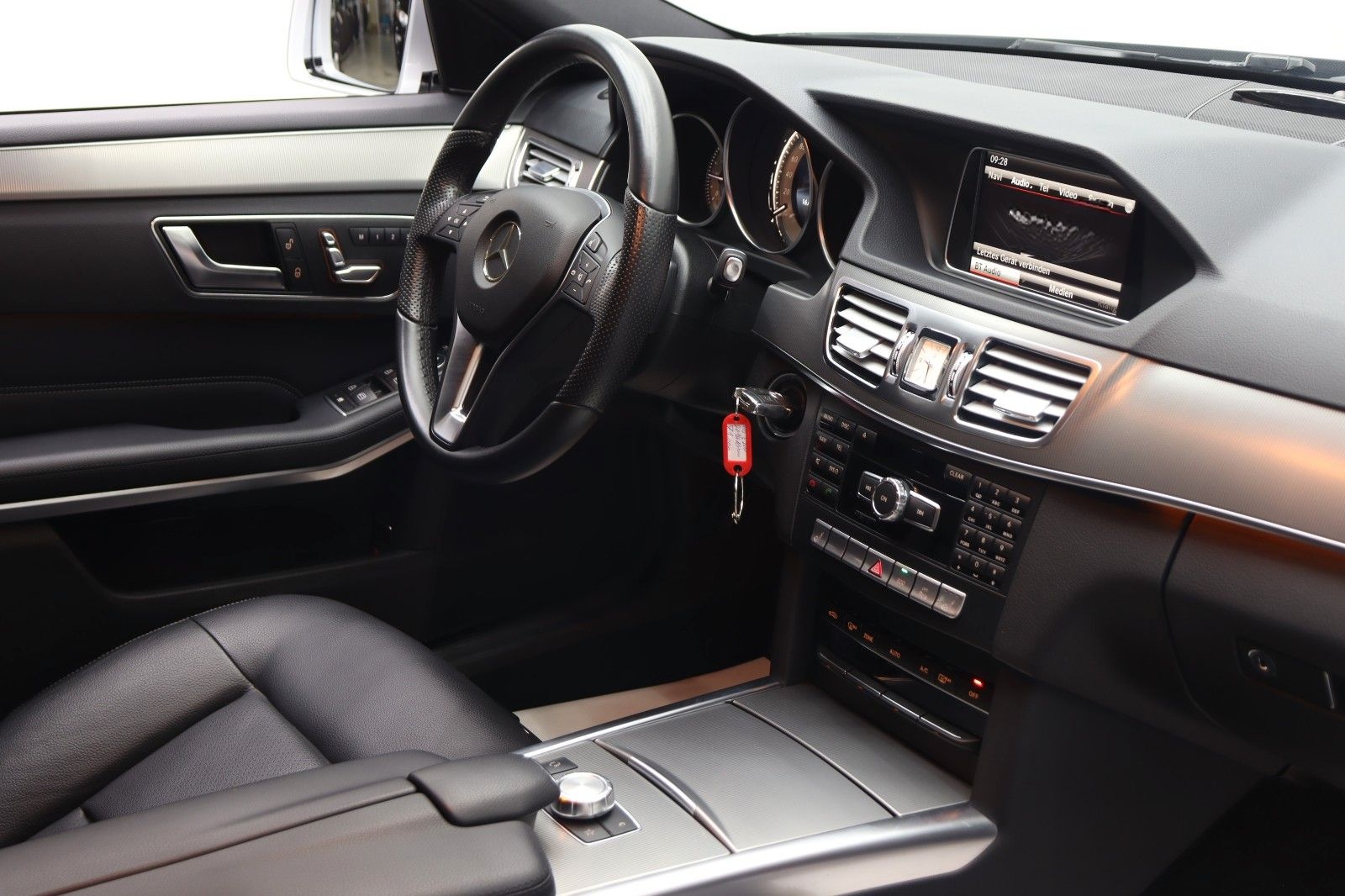 Mercedes-Benz E 200 BlueTec~LED High Int.~SZH~Memory~Navi~Temp foto 20