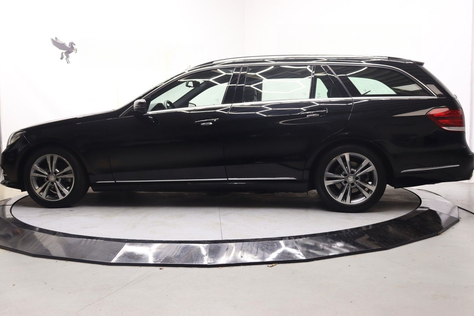 Mercedes-Benz E 200 CGI BlueEfficiency Avantgarde~SZH~Kam~StHz foto 15