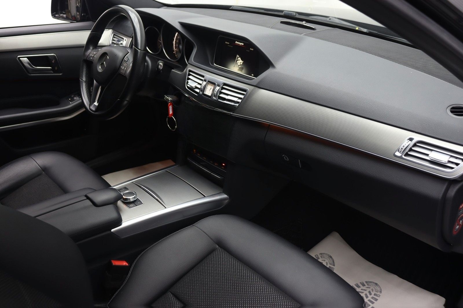 Mercedes-Benz E 200 CGI BlueEfficiency Avantgarde~SZH~Kam~StHz foto 19
