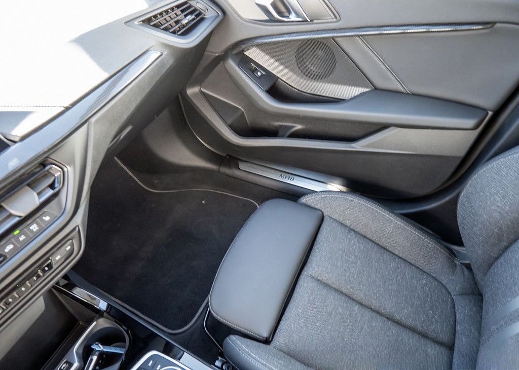 BMW 120i Sport Line LED+NAVI+KAM+LENKRADHZG foto 16
