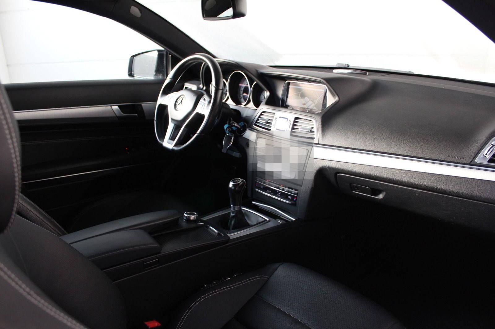 Mercedes-Benz E 200 Coupe CGI AMG-Line Night-Paket LED foto 4
