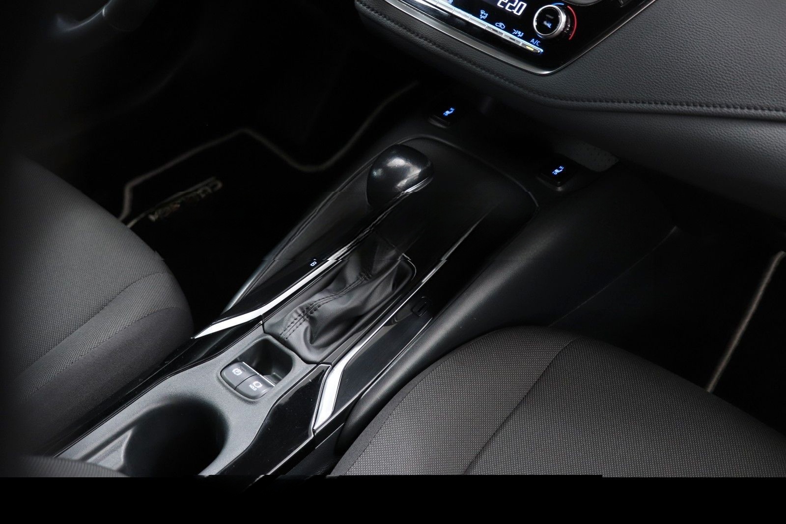 Toyota Corolla Hybrid foto 18