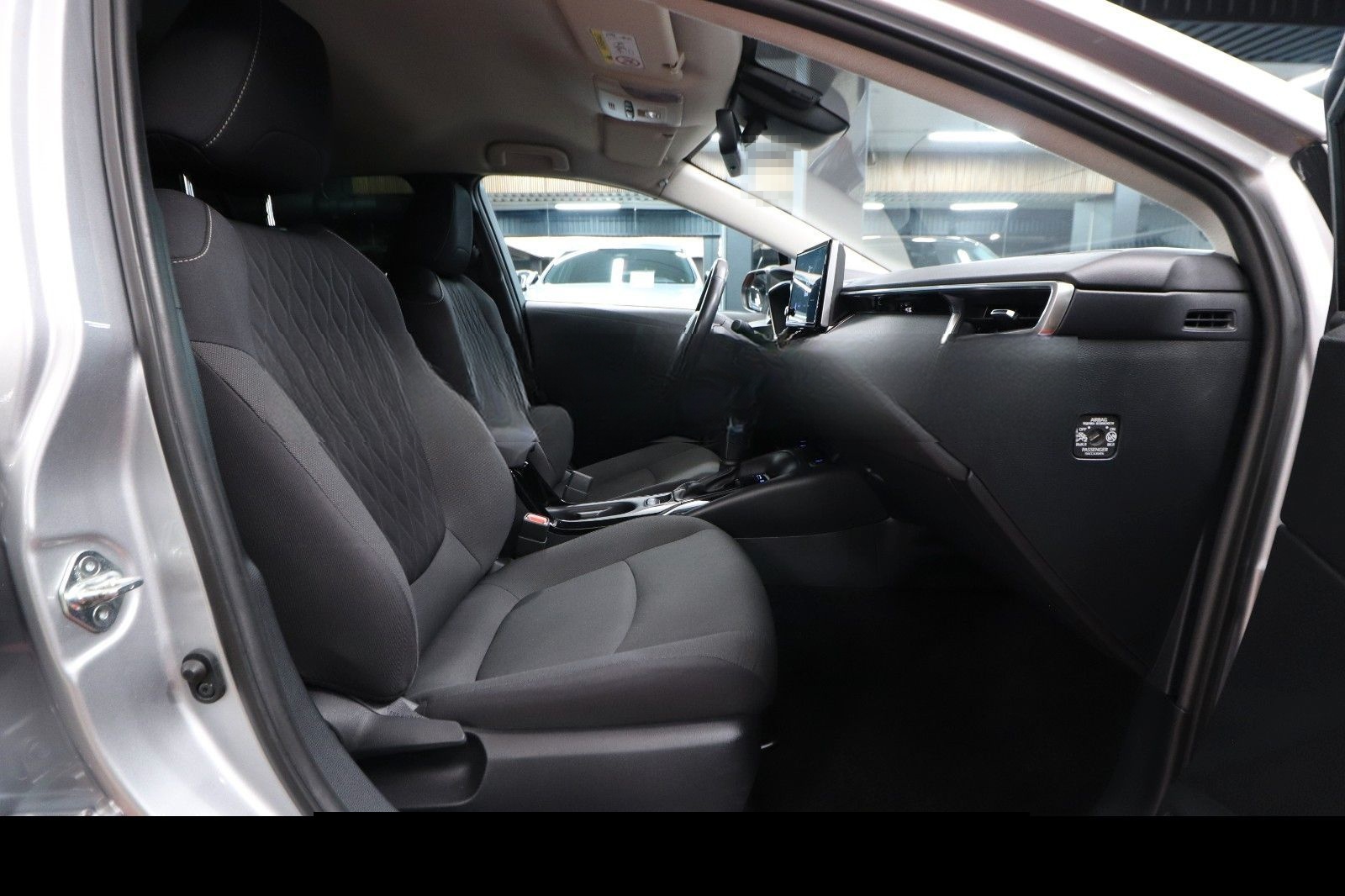 Toyota Corolla Hybrid foto 8