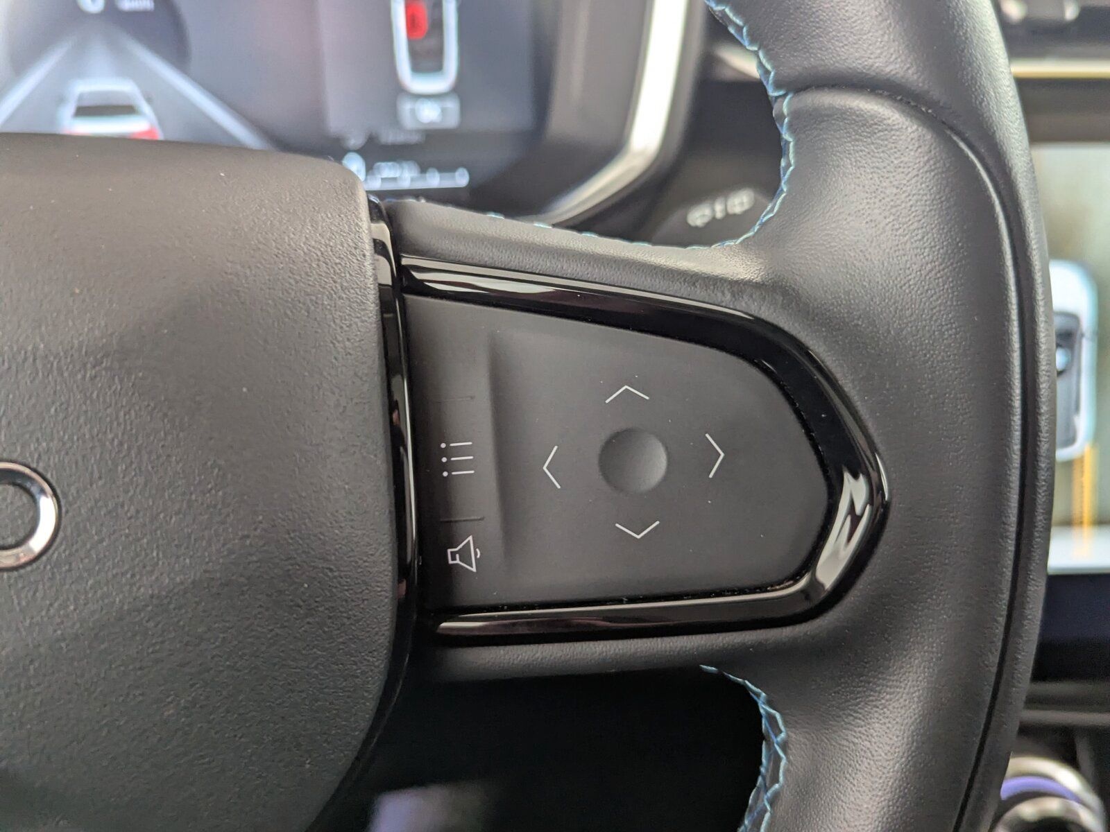 Lynk&Co 01 1,5TD MHEV (EURO 6d) LED+NAVI+ACC+PANO+ foto 24