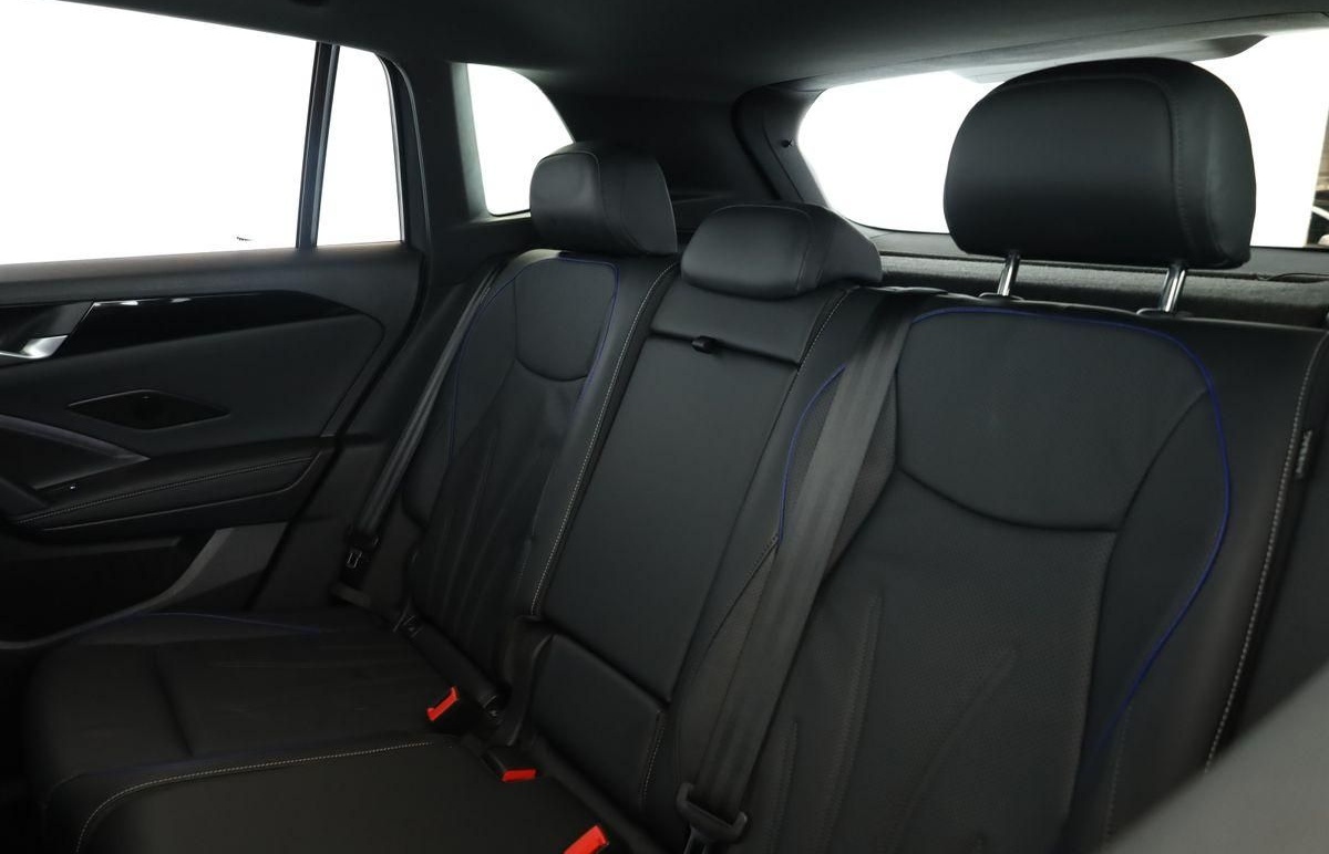 Volkswagen Tiguan 2.0 TSI DSG 4M R-Line IQ Pano Nav Key 360 foto 16