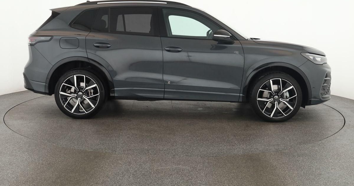 Volkswagen Tiguan 2.0 TSI DSG 4M R-Line IQ Pano Nav Key 360 foto 4