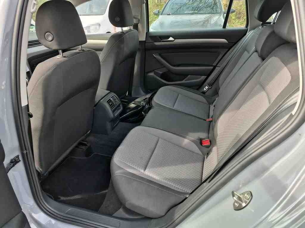 Volkswagen Passat Variant 2.0 TDI DSG CarPlay|ACC|LED|Navi foto 9