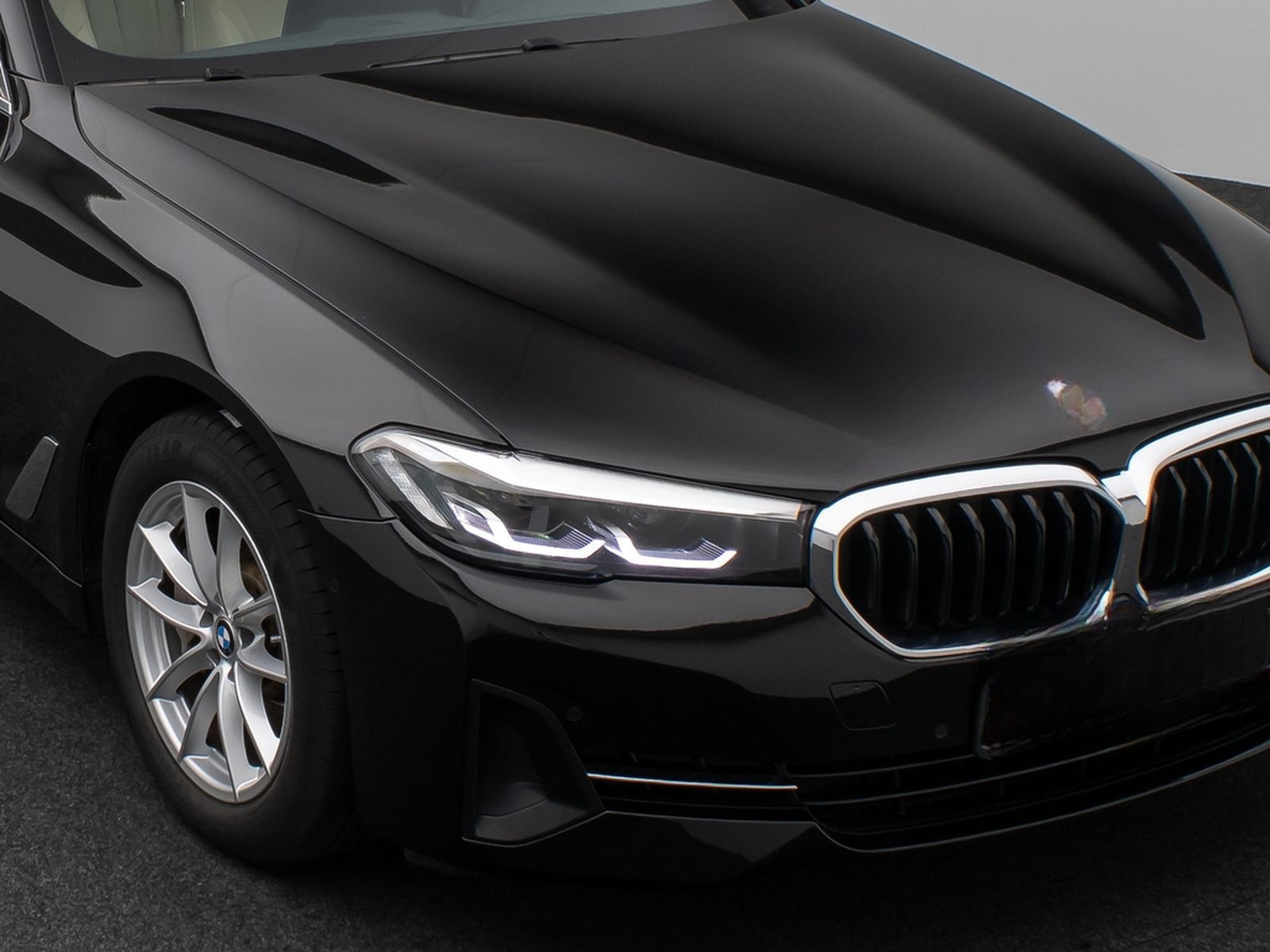 BMW 530i Kamera Glasdach DAB Lenkrhzg Klima-4. Alarm foto 18