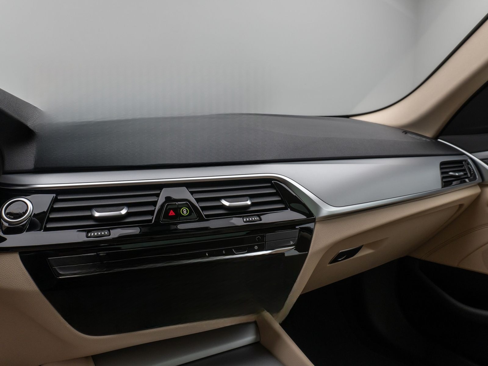 BMW 530i Kamera Glasdach DAB Lenkrhzg Klima-4. Alarm foto 21