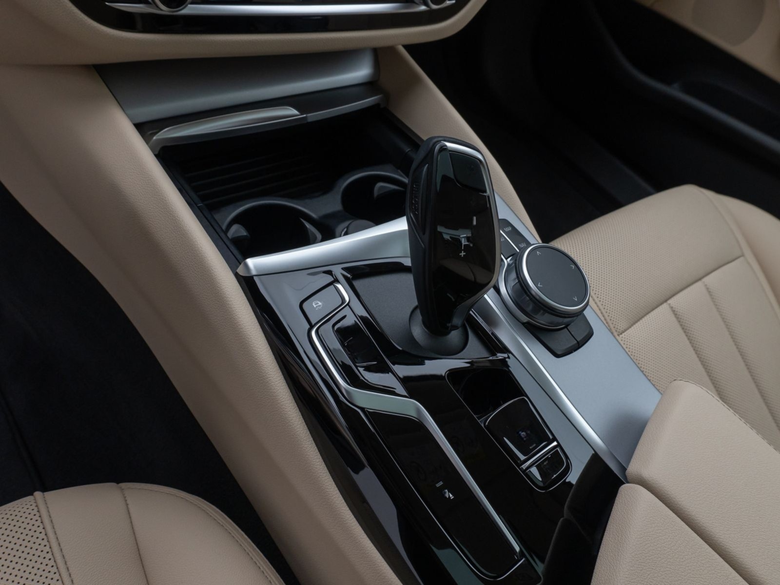 BMW 530i Kamera Glasdach DAB Lenkrhzg Klima-4. Alarm foto 22