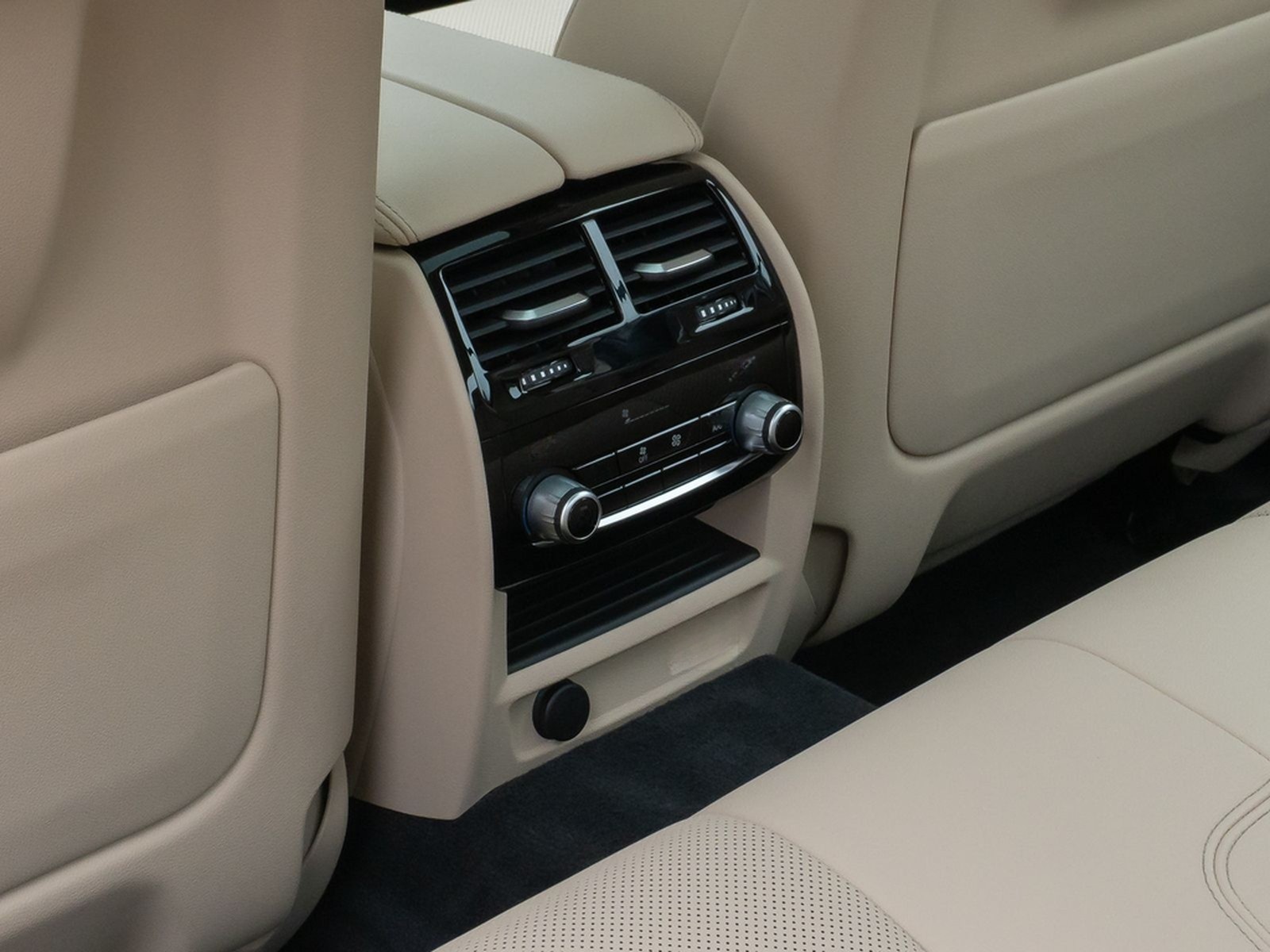 BMW 530i Kamera Glasdach DAB Lenkrhzg Klima-4. Alarm foto 27