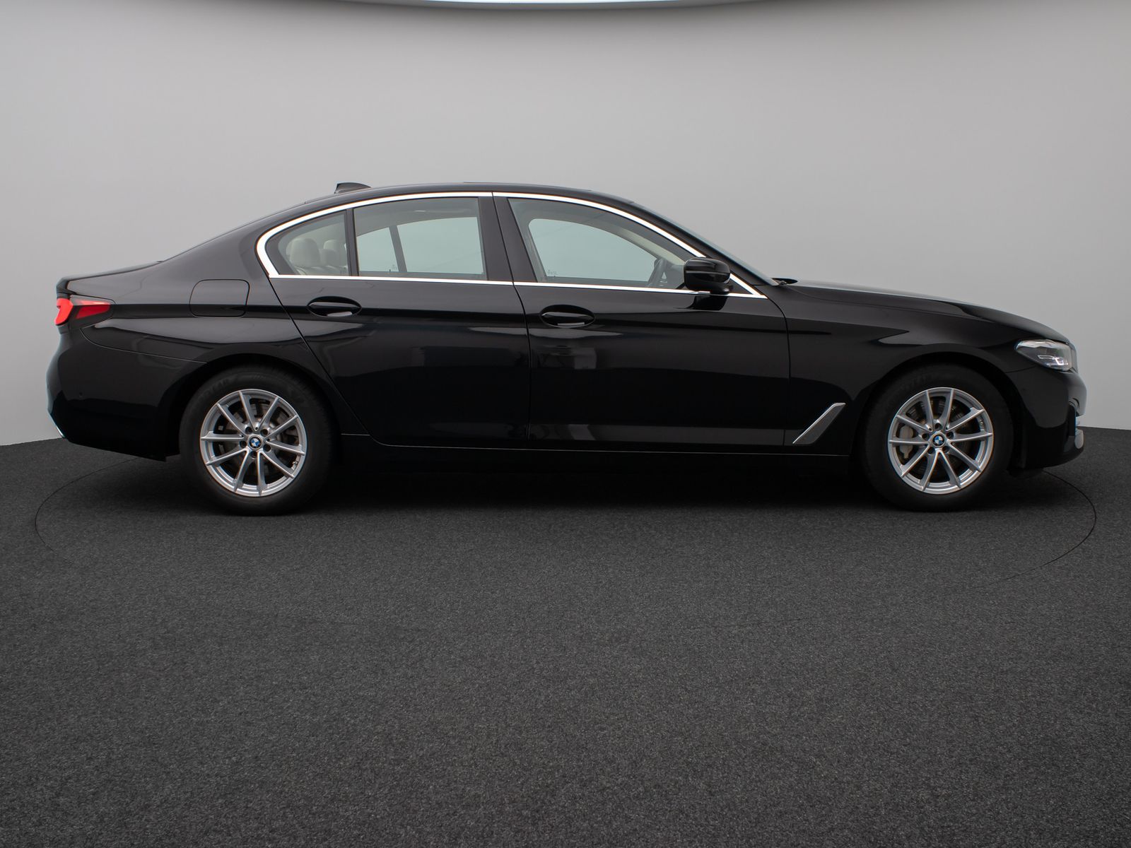BMW 530i Kamera Glasdach DAB Lenkrhzg Klima-4. Alarm foto 5