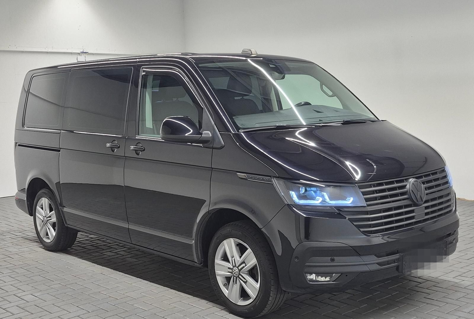 Volkswagen T6.1 Multivan 7-Sitz/LED/Navi/Stdhzg/AHK/SHZ/Kam foto 6