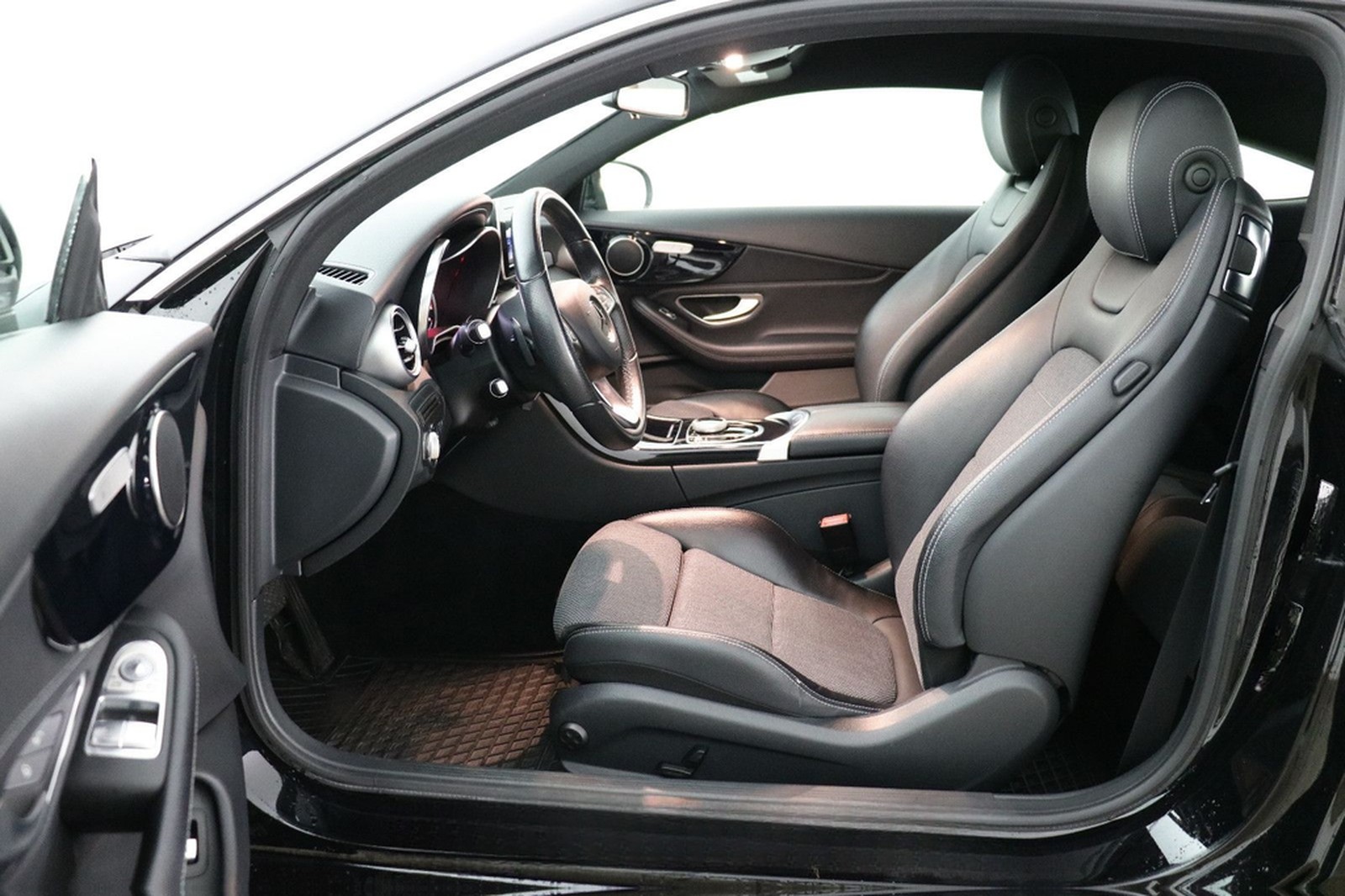 Mercedes-Benz C 200 Coupe 4Matic*Kamera*Navi*Sitzhz* foto 16