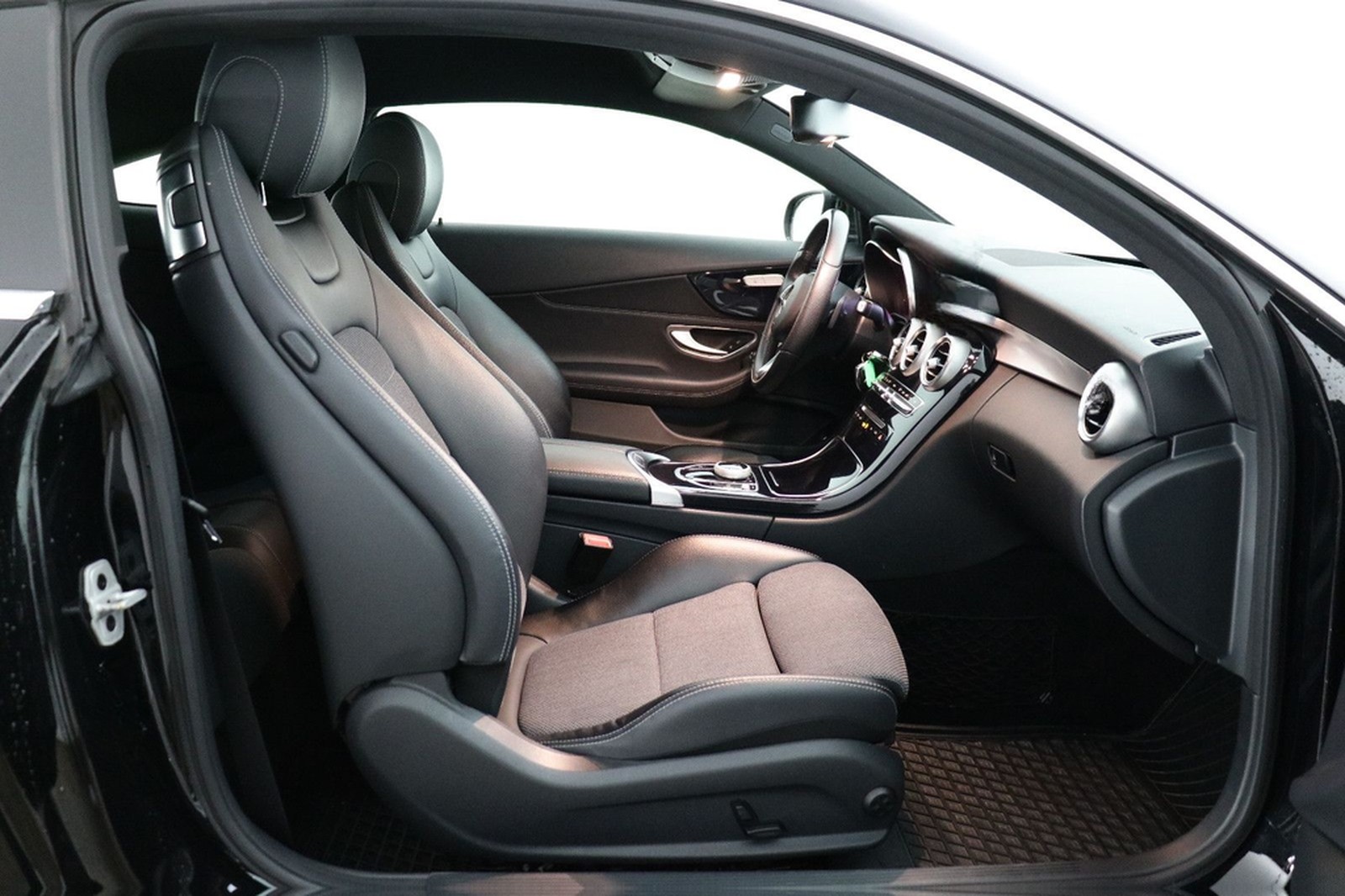 Mercedes-Benz C 200 Coupe 4Matic*Kamera*Navi*Sitzhz* foto 10