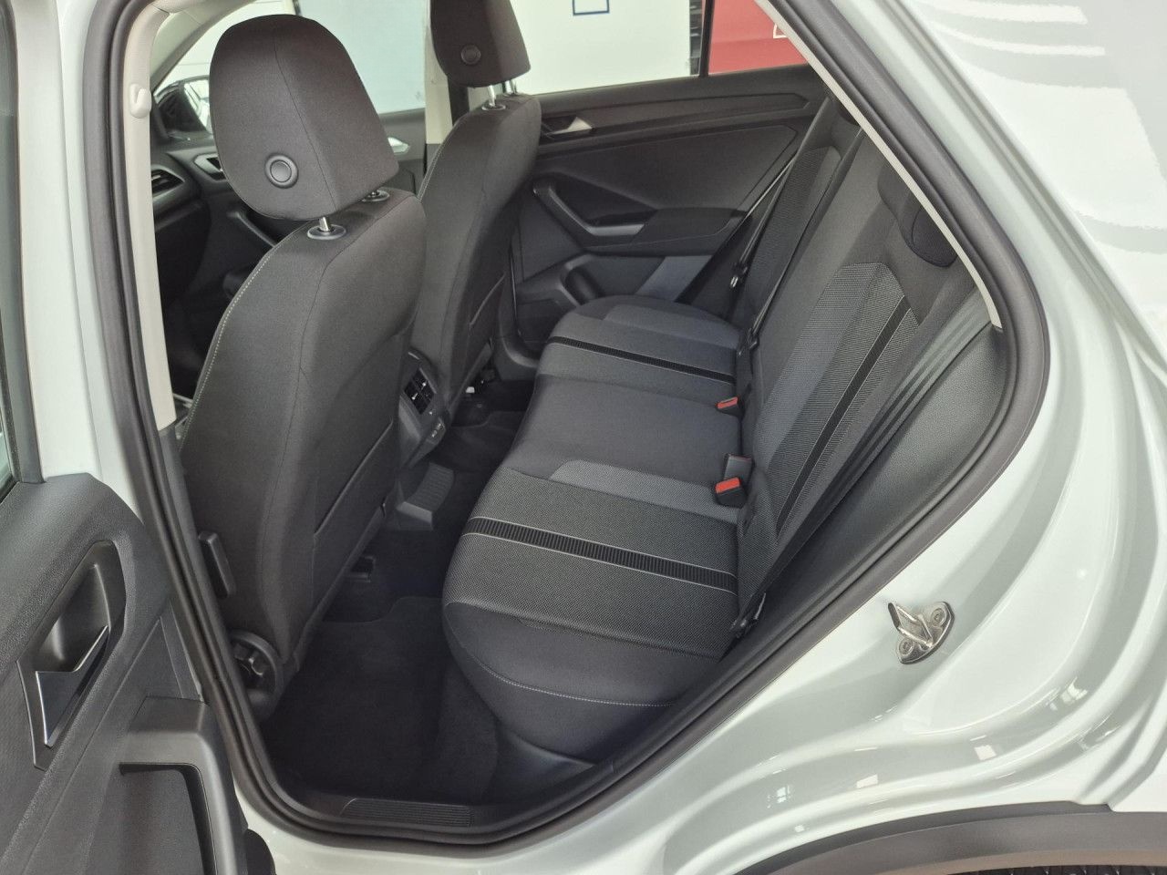 Volkswagen T-ROC Life SITZH NAVI CLIMATR APP LM LED foto 13