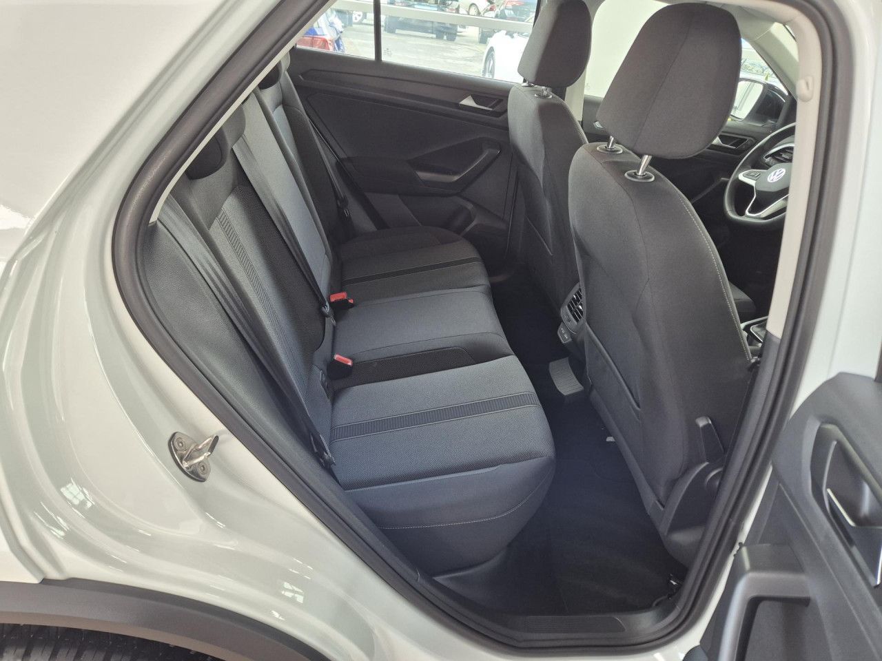 Volkswagen T-ROC Life SITZH NAVI CLIMATR APP LM LED foto 17